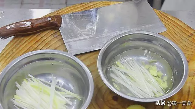 這才是京醬肉絲正確的做法,廚師長詳細講解技巧,口感純正嫩滑