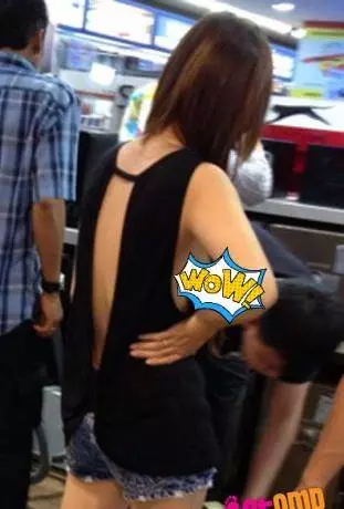原來新加坡的女生都是喜歡這樣穿的!看到我臉都都紅了....