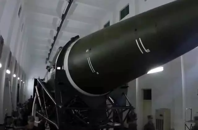 軍工戰線再獲重獎!東風快遞金鐘罩大功告成,移山填海威力空前