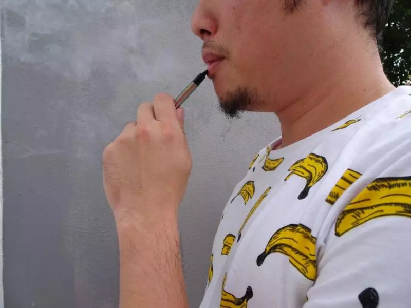 【抽了10多年煙!】大馬網友以前一天抽30支煙,他靠這招戒菸成功還存錢買iPhone!