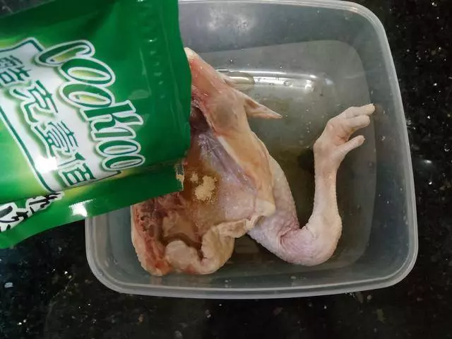 原來烤雞這麼簡單,只要2步,35分鐘,外酥裡嫩,香到鼻子掉下來!