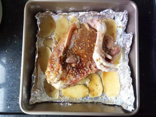 原來烤雞這麼簡單,只要2步,35分鐘,外酥裡嫩,香到鼻子掉下來!