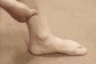 總是找不准穴位的灸友看過來,這裡有一個小方法非常好用
