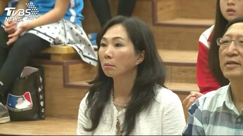 何時隨夫搬往高雄? 李佳芬回應了