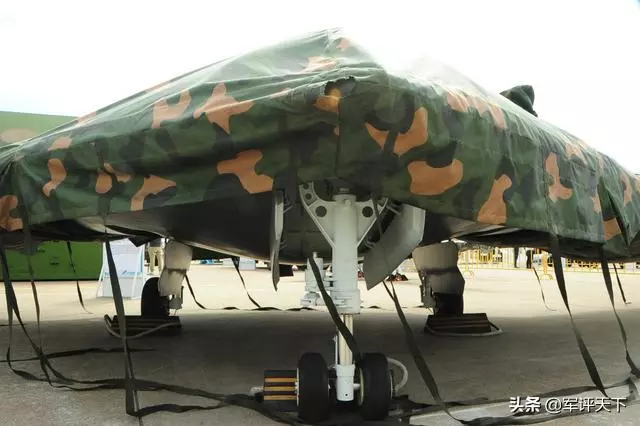 最大起飛重量3噸,新型無人機試飛視頻公布,隱身性能比殲20還強