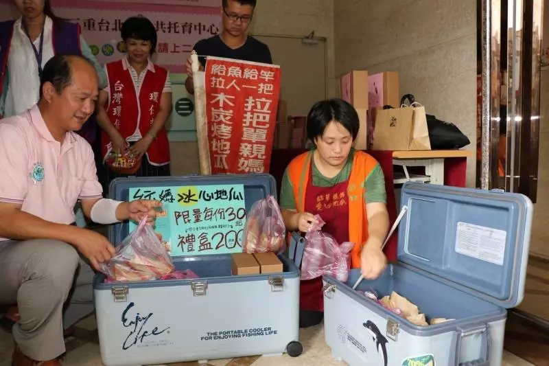 產前一周男友跑了!她帶幼女「忍寒風賣地瓜」艱苦生活 淚訴「月收入快撐不住」還要被路人嗆