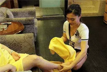 按摩技師經常被客人揩油 老闆看不下去竟……