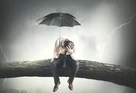 假裝破產,俺給老婆和情人分別打電話,一小時後,俺蒙了
