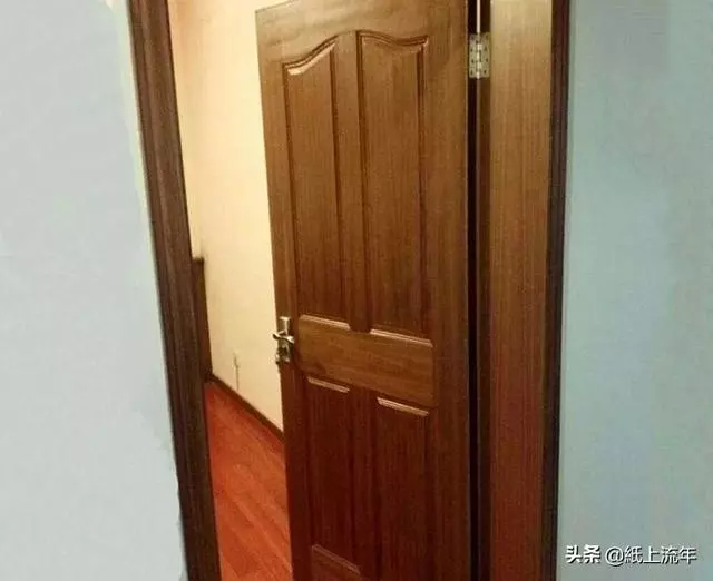 新婚夜老婆一直哆嗦,老公嫌煩,賭氣睡沙發,天亮回屋一瞧,蒙了