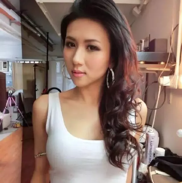 32歲TVB小花獨游杜拜曬美照 網友疑問:男友操刀?