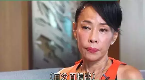 忘了范冰冰吧!62歲周潤發裸捐56億,這才是中國明星的良心!