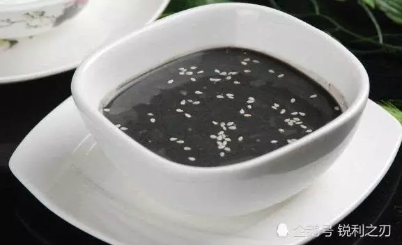 女子懷孕時酷愛芝麻糊,生下寶寶後,引得一眾脫髮網友羨慕不已!