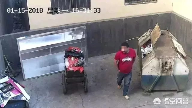 同居女友在家生下1女嬰,親生父親隨手將其扔進垃圾桶!