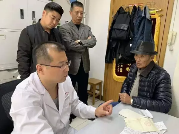 一位75歲肺癌患者的親身經歷,從呼吸機到服藥他到底經歷什麼?