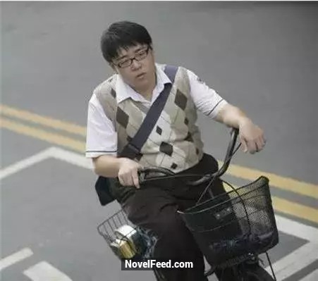 娛樂圈昔日風光明星竟淪為打零工、饅頭泡麵度日!近況實在慘不忍睹...
