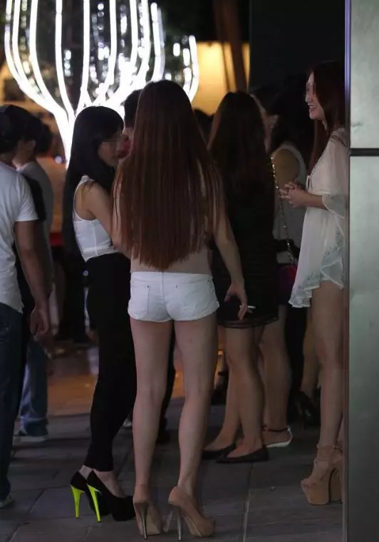 台女夜店喝爛醉…遭4越男「帶走」醒來崩潰!網重點狂譙司機:見死不救