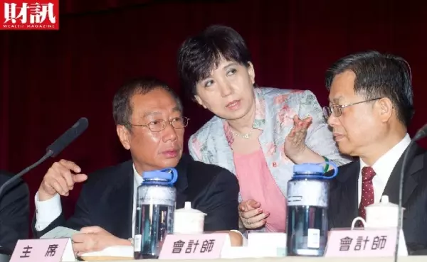 她是「鴻海集團」最神秘的「地下皇太后」,郭台銘花錢還要她點頭!43年來「掌管4兆帝國」原來她和郭台銘「私下關係」驚人!