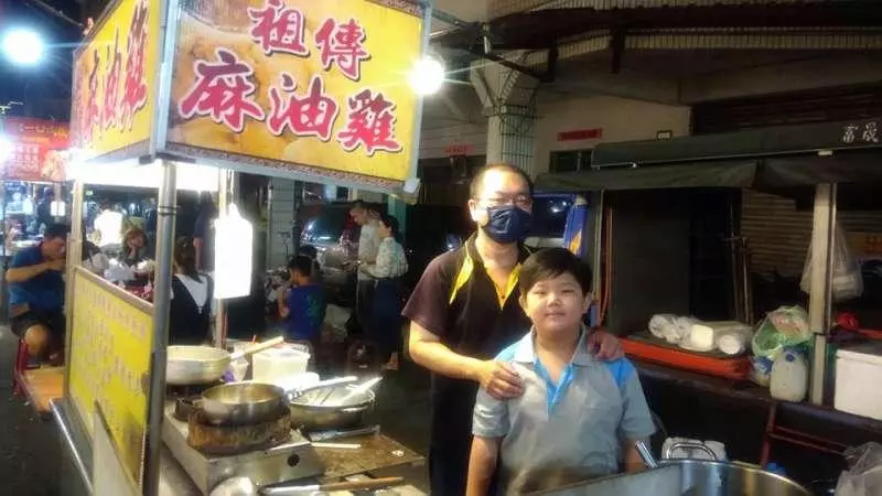 高雄麻油雞歇業一個月!熟客好奇問「老闆娘呢?」老闆兒子眼眶泛紅自責:她走了