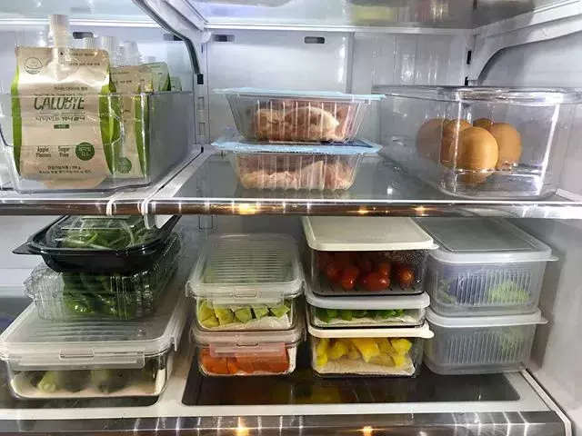 26歲肌肉小野獸,竟被42歲阿姨泡走了,看到她的真實面目才發現應該的