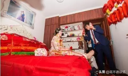 小姑子結婚,女子送了五千,吃飯時兒子說一話,她想離婚了