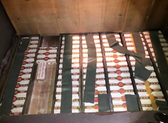 又有巴士藏走私菸企圖闖關,大馬籍司機被捕