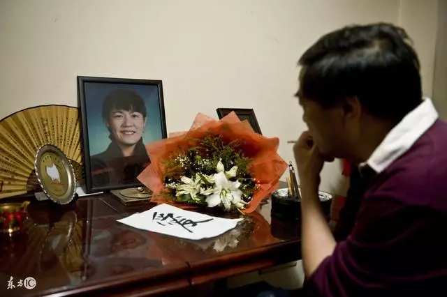姐姐幫我帶女兒10年,我拿15萬報恩,母親的話把我嚇癱在地!