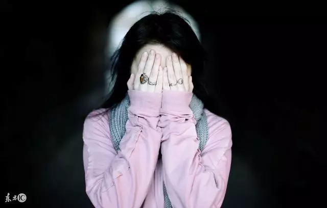 嫂子生女孩我抱回家遭丈夫痛打,等我把女兒養大,大嫂卻來要孩子