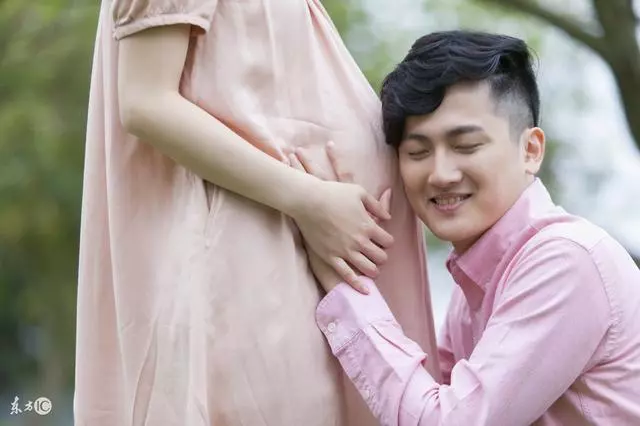媽幫我照顧女兒每月我給她六千,鄰居奶奶一席話,我怒趕媽離開
