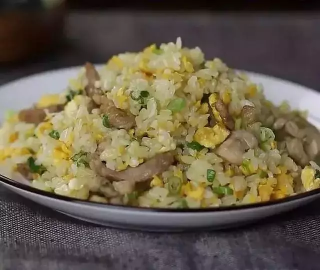 偷學五星大廚炒飯秘訣 教你做出粒粒分明的Q彈蛋炒飯~