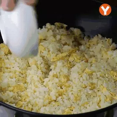 偷學五星大廚炒飯秘訣 教你做出粒粒分明的Q彈蛋炒飯~