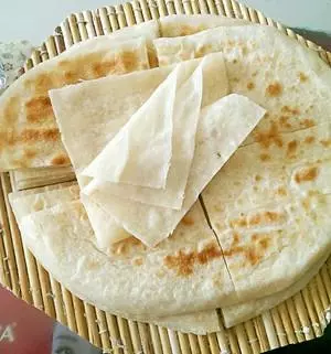 烙大餅的家常做法,看著就好吃哦