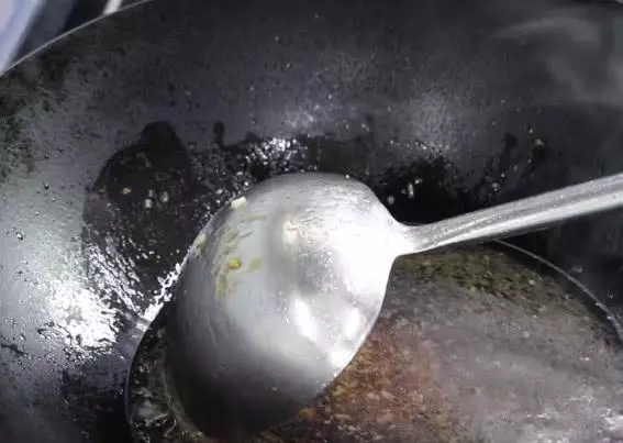 豆腐別再紅燒了,試試這種做法,一頓能吃個2斤,味道鮮美還簡單