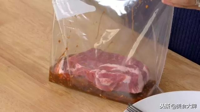 豬肉最好吃的做法,肉質軟嫩,越嚼越香,老公兒子每天吃都不膩