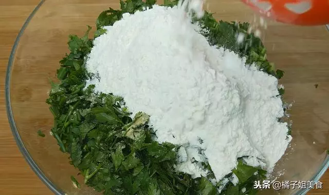 丸子的新做法,我們全家都吃撐了,又香又鮮,比韭菜丸子還要香