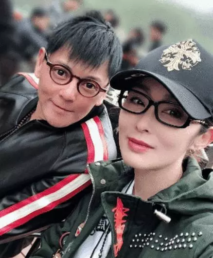 一代女神張敏50歲素顏近照爆出 網友驚嘆:這是誰
