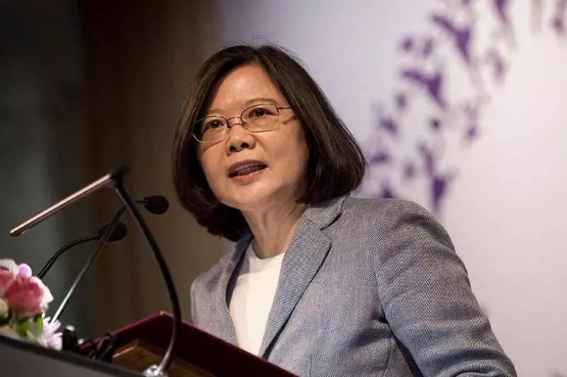 政府照顧「月薪30K以下」低薪族 擬砸400億補助「每人可領萬元紅包」