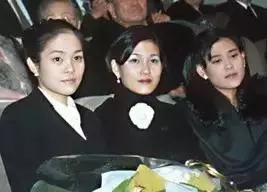 三星總栽女兒嫁保全,丈夫卻二度自殺!要求70億離婚,婚姻不幸,她還是把人生活得優雅亮麗!