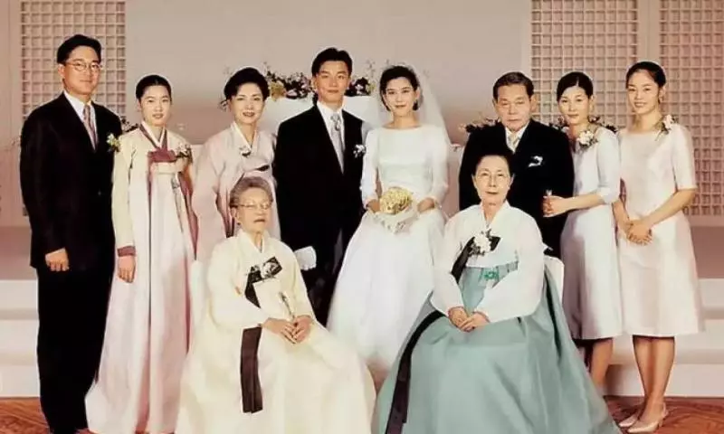 三星總栽女兒嫁保全,丈夫卻二度自殺!要求70億離婚,婚姻不幸,她還是把人生活得優雅亮麗!