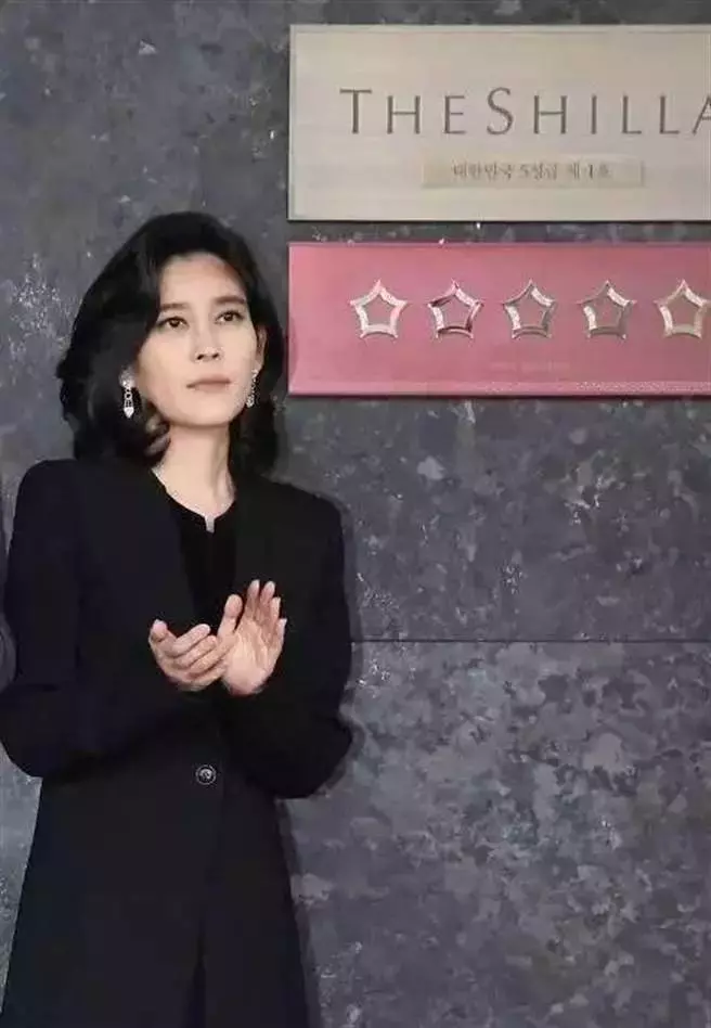 三星總栽女兒嫁保全,丈夫卻二度自殺!要求70億離婚,婚姻不幸,她還是把人生活得優雅亮麗!