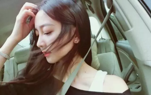 妹妹把女兒托給姐姐帶,女兒說姐夫打她,十年後妹妹送姐姐八十萬
