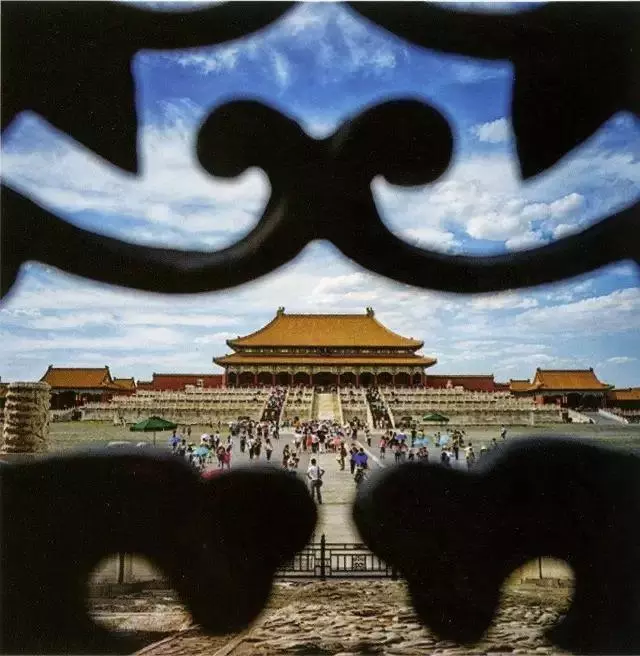 很好用又很難用的進階構圖法:框架式構圖
