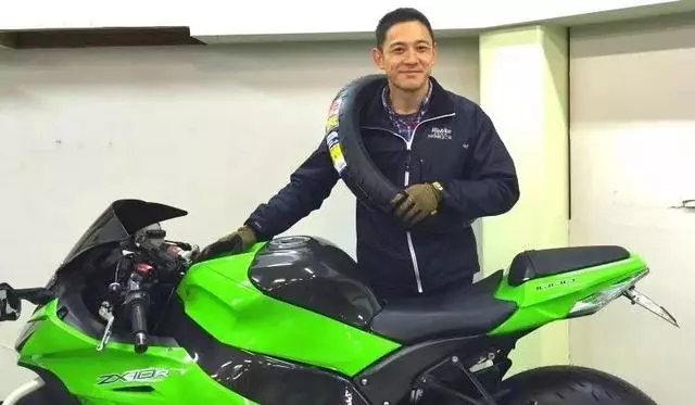 嗨!兄弟們該自己動手換輪胎了,其實換輪胎好簡單的!