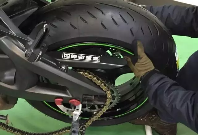 嗨!兄弟們該自己動手換輪胎了,其實換輪胎好簡單的!