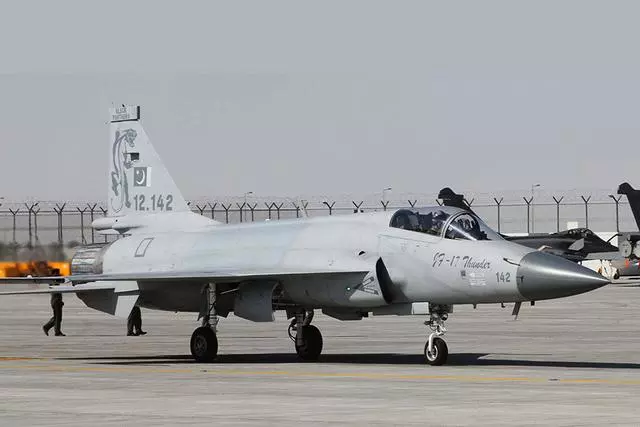 無視印度反對!62架新型戰鬥機將飛向巴基斯坦,巴鐵:大恩不言謝