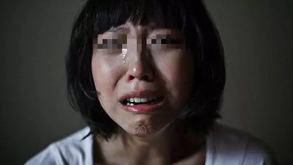 女子懷孕前,丈夫每天熬鴿子湯,女子嘴饞悄悄揭開鍋蓋,如遭雷擊