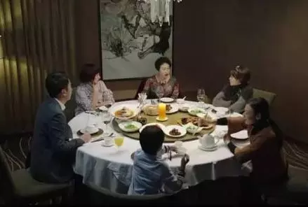 小叔子去世留下兒子,俺辛苦撫養五年,五年後門口來輛豪車,蒙了