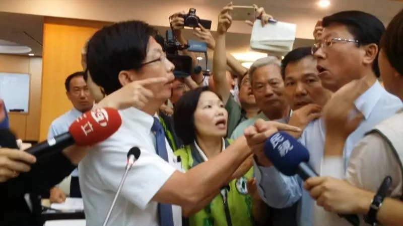 謝龍介和賴清德「一生監督你一人」,劇情峰迴路轉