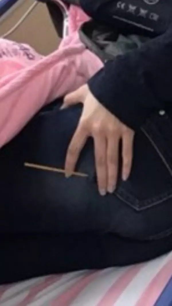 新年就掛急診!「屁股插了這根」超尷尬,妹子躺病床哀嚎…看完細節...我笑噴了!!