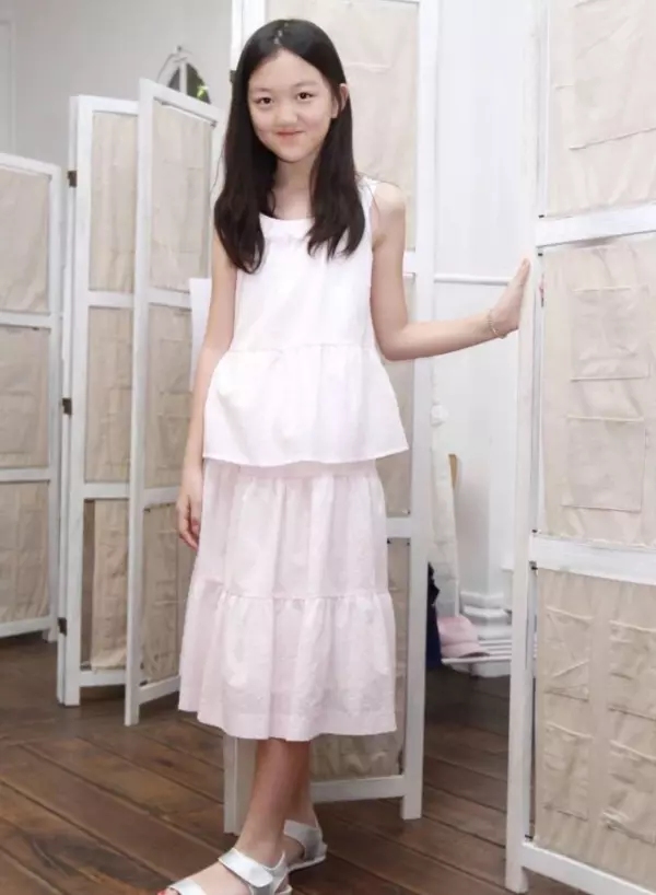 王菲帶女兒美國手術後現身 李嫣唇顎裂完全消失