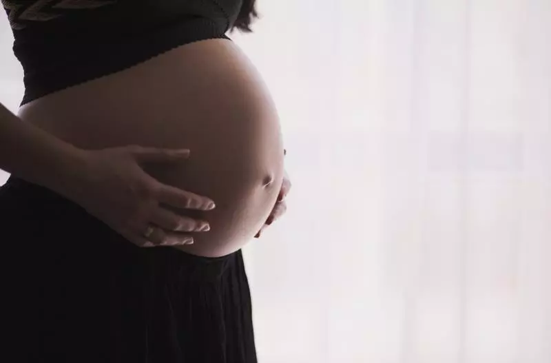 19年前被送養後就無聯絡!女兒創業賺錢時,生母找上門認親...大嗆:「是我生你的,我有資格管!」